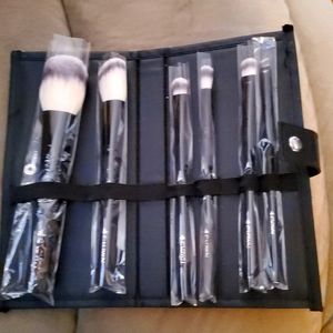 Brand new crown makeup brushes